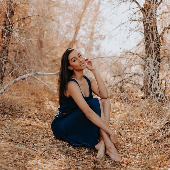 Tia Unsell - Poshmark Profile Picture of Tia Unsell (@tiaunsell) on Poshmark