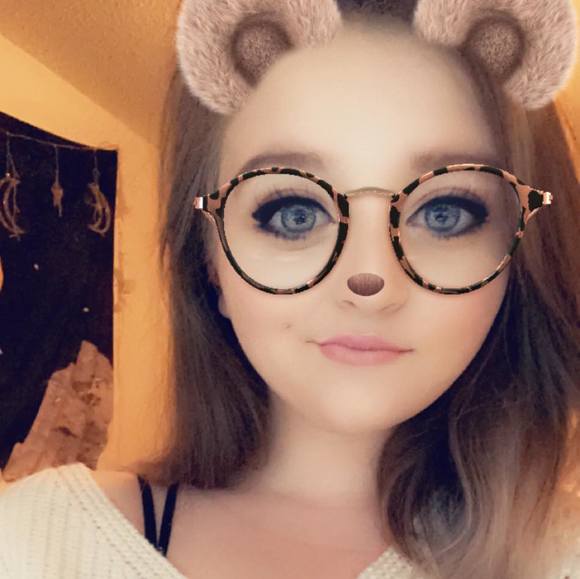 Profile Picture of Emilee Burdock (@eburdock) on Poshmark