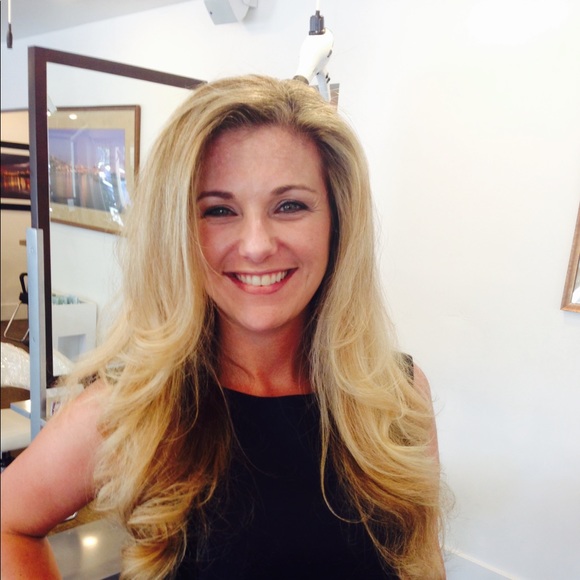 Profile Picture of Fallon Flichtbeil (@fflichtbeil) on Poshmark