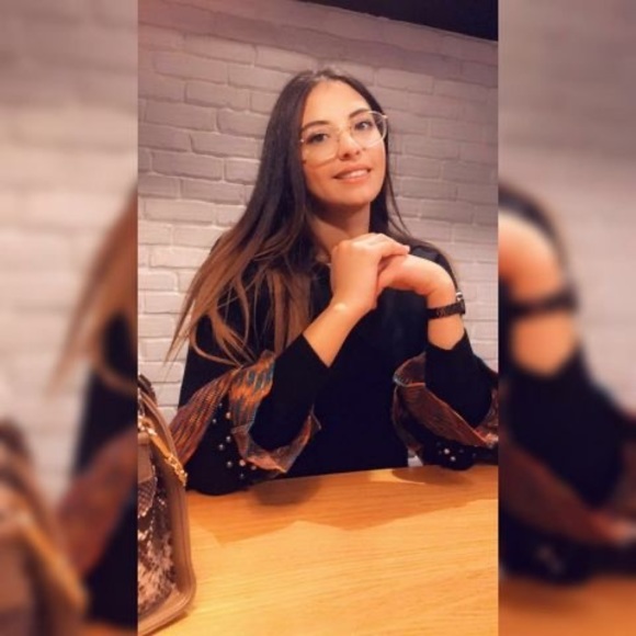 Profile Picture of Ouidad Ouidad (@dadidearhoney) on Poshmark