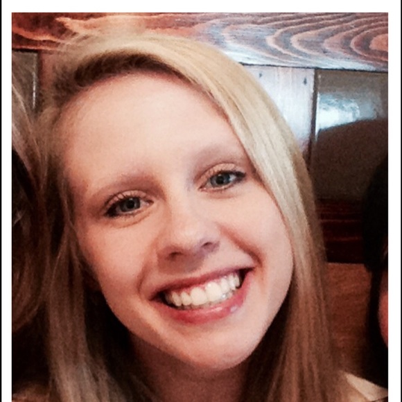 Profile Picture of Erica Grider (@ergrid3) on Poshmark