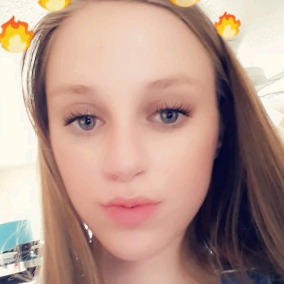 Profile Picture of Haley Carroll (@haleycarroll926) on Poshmark