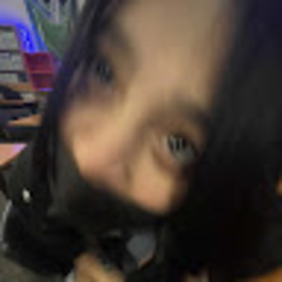 Profile Picture of Dezirae Whitenack (@deziwas) on Poshmark