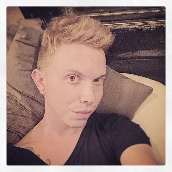 Profile Picture of Maxwell Goodman (@maxwellgoodman) on Poshmark