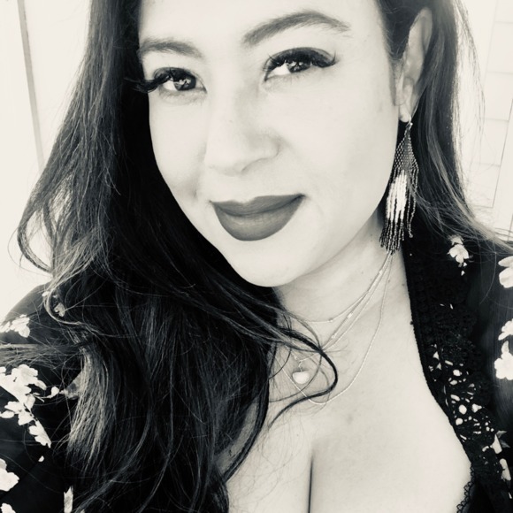 Citrine Jade - Poshmark Profile Picture of Citrine Jade (@citrine75) on Poshmark