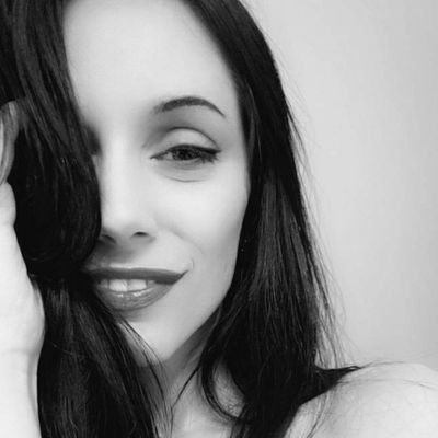 Profile Picture of Kim Holub (@kimholub92) on Twitter