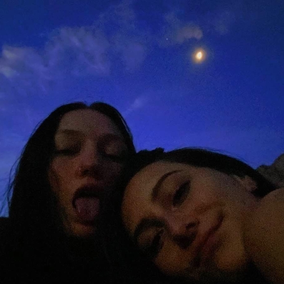 Profile Picture of Aspen Carter (@aspen458) on Poshmark