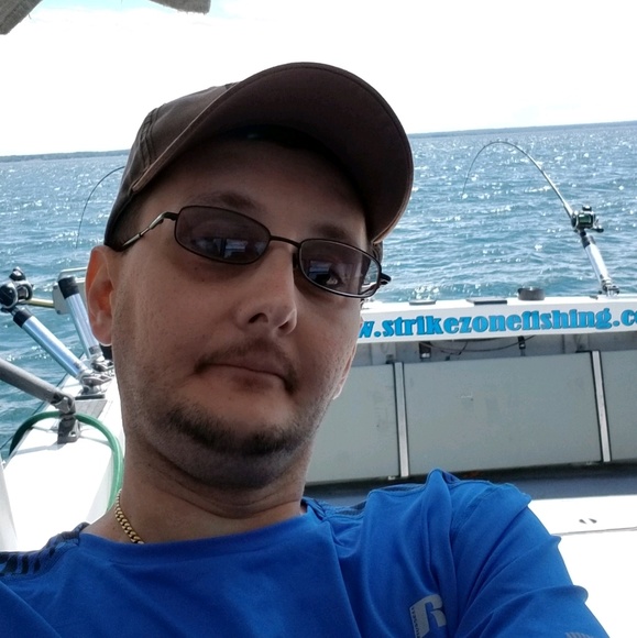 Christopher Seiple - Poshmark Profile Picture of Christopher Seiple (@runningdeer1079) on Poshmark