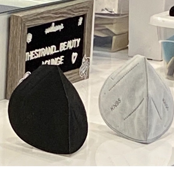 Profile Picture of The spa mask The spa mask (@thespamask) on Poshmark