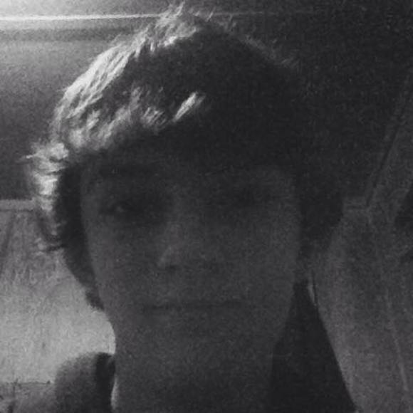 Profile Picture of Dylan Greer (@dmgreer2001) on Poshmark