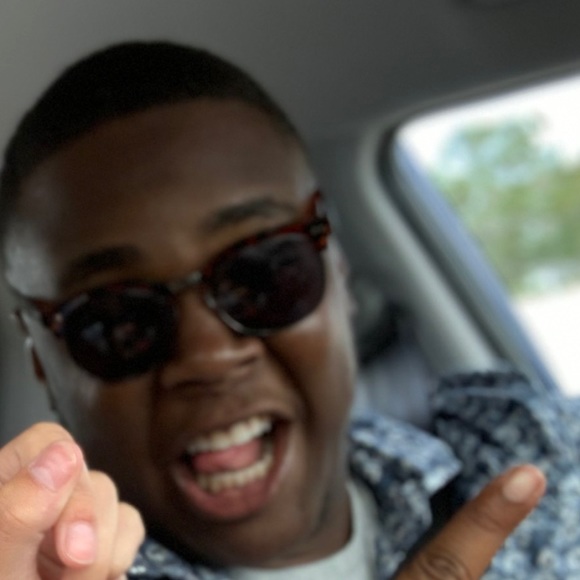 Profile Picture of Julienne Brown (@joolz1230) on Poshmark