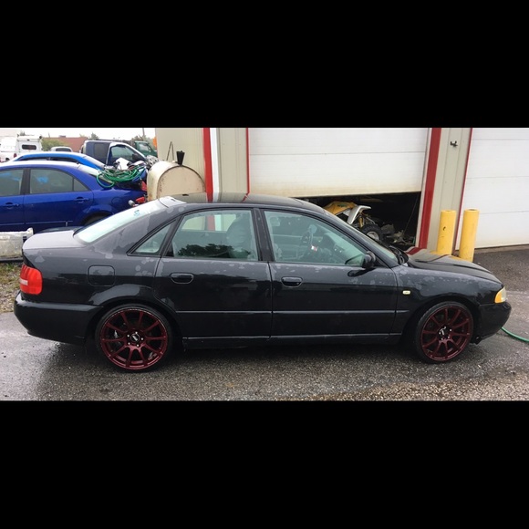 Profile Picture of Kole Lauver (@lit_gawd) on Poshmark