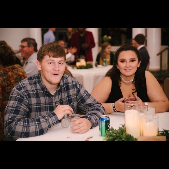 Sierra Sager - Poshmark Profile Picture of Sierra Sager (@sierrasager1229) on Poshmark