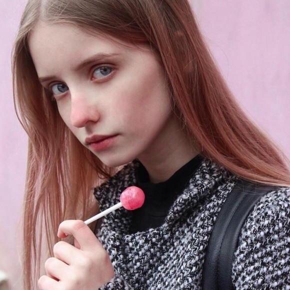 Profile Picture of Robert Hoch (@hulkesgen) on Poshmark