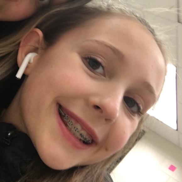 Profile Picture of Ava Vincent (@avamarie962) on Poshmark