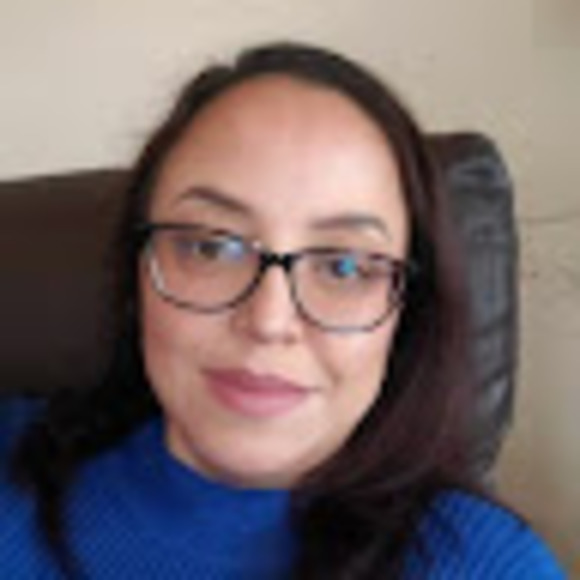 Profile Picture of Blanca Lodestro (@blancanieves910) on Poshmark