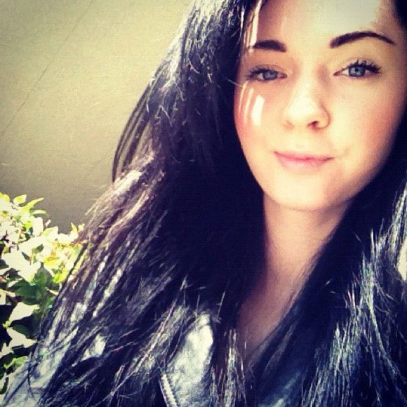 Profile Picture of Laura Kirsonyte (@lurrahh) on Poshmark