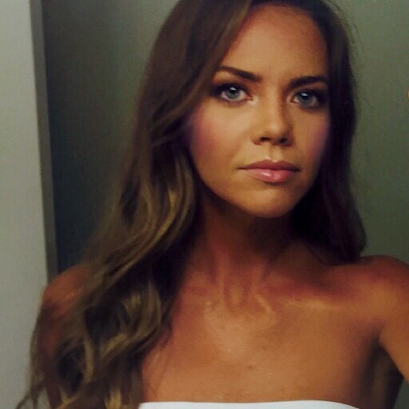 Profile Picture of Michelle Coskey (@myshellmybelle) on Poshmark