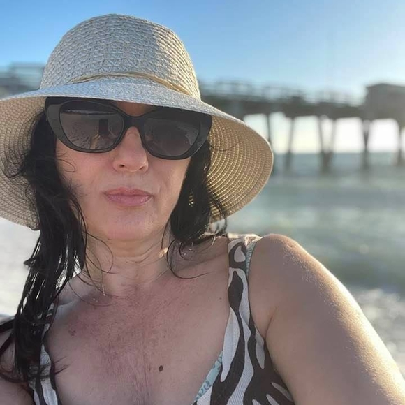 Profile Picture of Zorka Cvetic (@zorkacvetic) on Poshmark