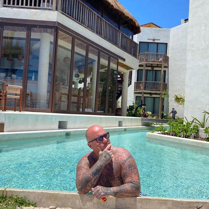 Robert Rhodes - Tiktok Profile Picture of Robert Rhodes (@@smokingrhodes79) on Tiktok