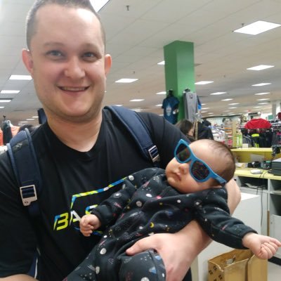 Profile Picture of Robert Hess (@fourbasez) on Twitter
