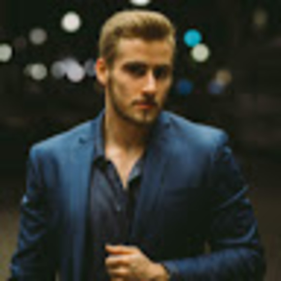 Profile Picture of Brendan Lynch (@brendanlynch97) on Poshmark