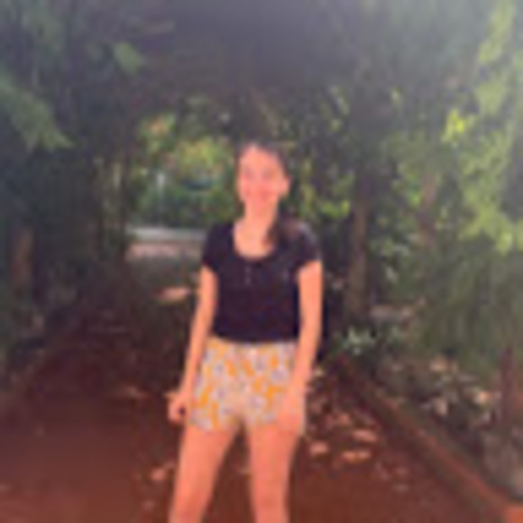 Eva Reduto - Poshmark Profile Picture of Eva Reduto (@elreduto) on Poshmark