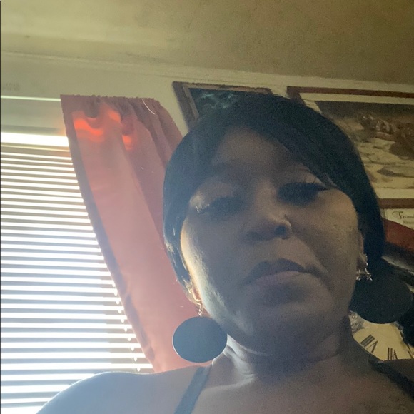 Profile Picture of Felecia Birdsong (@shorty477) on Poshmark