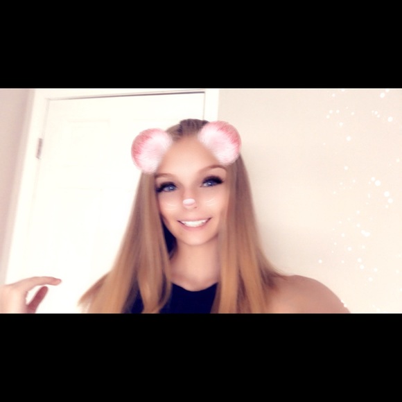 Amanda Bratton - Poshmark Profile Picture of Amanda Bratton (@panda0852) on Poshmark