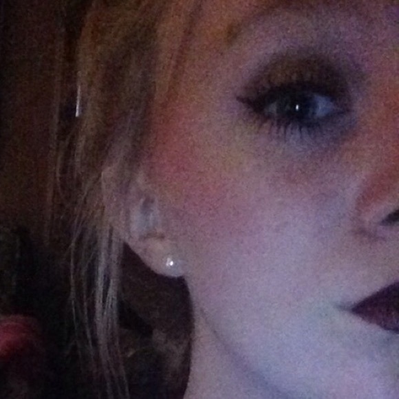 Profile Picture of S Rasmusson (@surrrahhhbearrr) on Poshmark