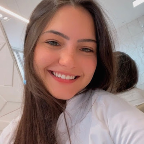 Profile Picture of Gabrielle Netto (@gabriellenetto) on Poshmark