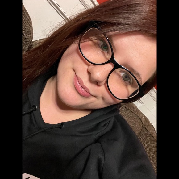 Profile Picture of Bailee Grohall (@baileeg123) on Poshmark