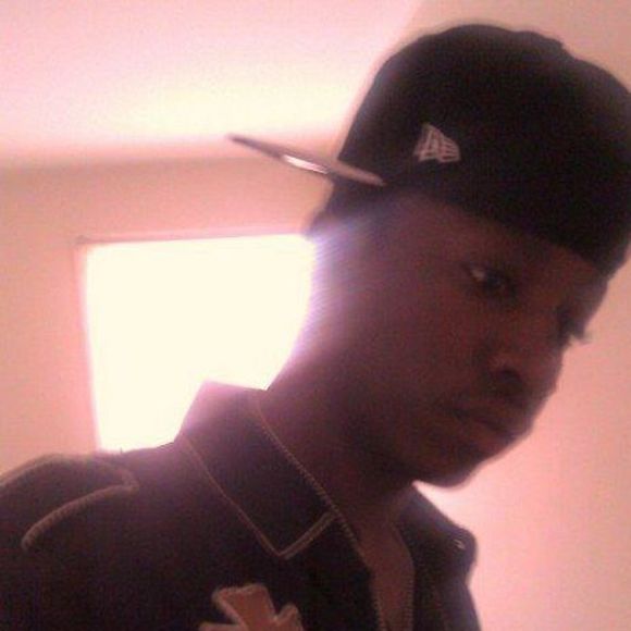 Profile Picture of Devonte Scott (@dscott7981) on Poshmark