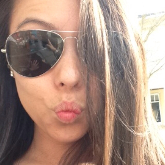 Profile Picture of Mandy Lorenz (@lorenzmandy) on Poshmark