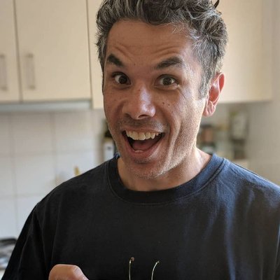 Profile Picture of Rane Bowen (@ranelovesyoga) on Twitter