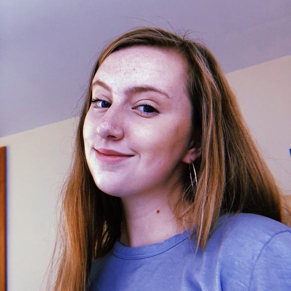 Profile Picture of Katherine Greene (@klgreene0) on Poshmark