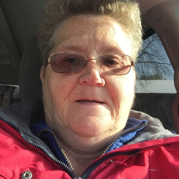 Profile Picture of Carol Lammers (@dclammers) on Poshmark