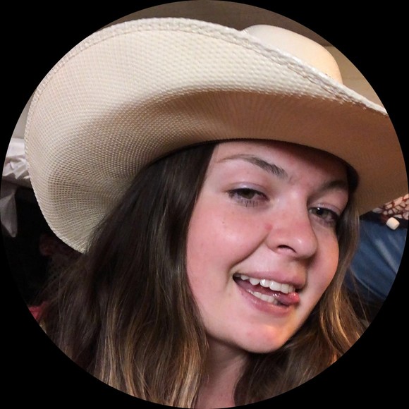 Profile Picture of Bailey Donahue (@bailey_donahue) on Poshmark