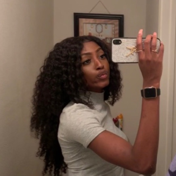 Profile Picture of Esther Oderinde (@estheroderinde) on Poshmark