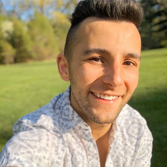 Profile Picture of Tom Andrews (@tandrews91) on Poshmark