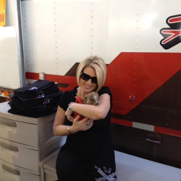 Profile Picture of Candace Pillow (@cpillow71) on Poshmark