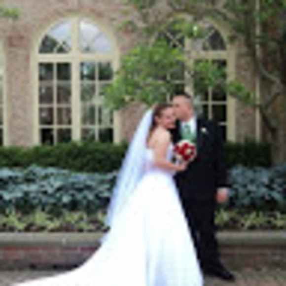 Profile Picture of Sarah Hoptry (@sarahhoptry) on Poshmark