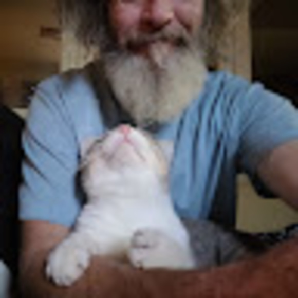 Profile Picture of Corey Leither (@coreyleither) on Poshmark