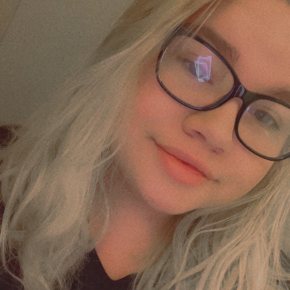 Profile Picture of Ashlynn Mcfatridge (@m_ashlynn) on Poshmark