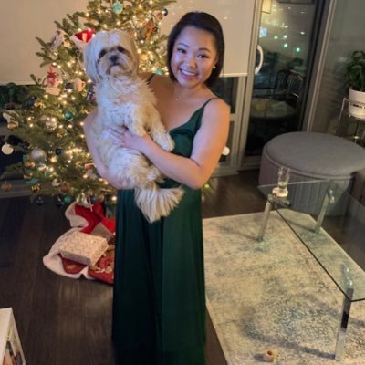 Profile Picture of April Tan (@AprilLovesToTan) on Twitter