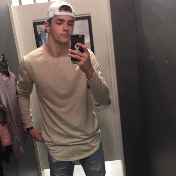 Profile Picture of Slava Makarov (@slavamak) on Poshmark