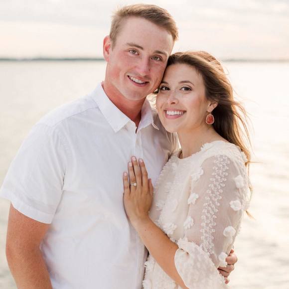 Profile Picture of Julia Taylor (@juliataylor601) on Poshmark