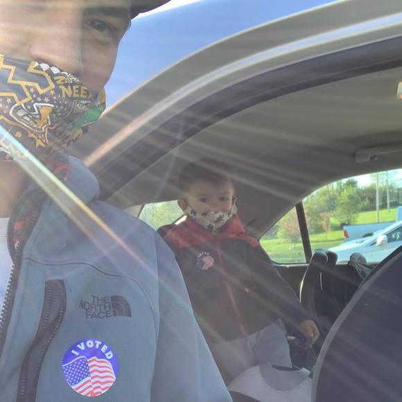 Profile Picture of Zachary Unger (@zachungs) on Poshmark