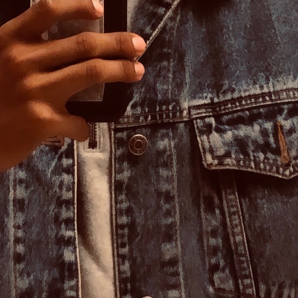 Profile Picture of Cesar Amaro (@cesara790) on Poshmark