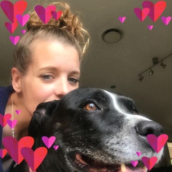 Profile Picture of Kate Andrews (@kandrews27782) on Poshmark